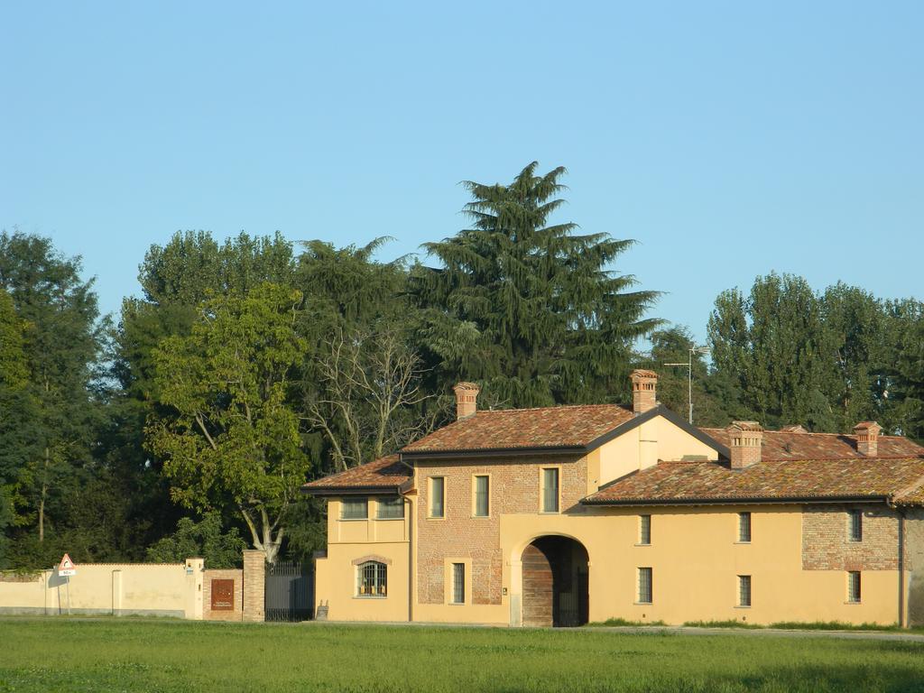 Agriturismo Cascina Pezzolo Lodi Exterior photo