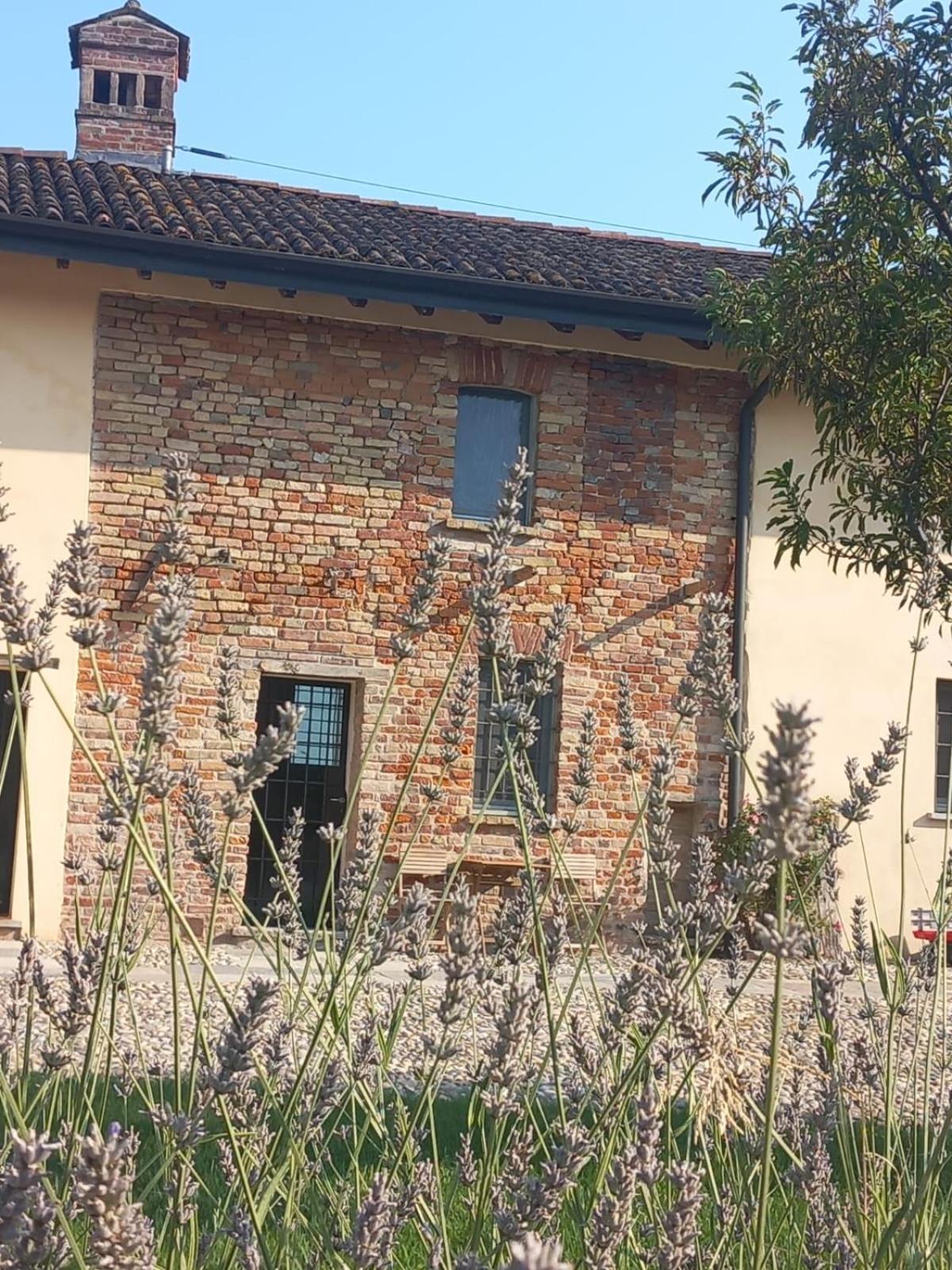 Agriturismo Cascina Pezzolo Lodi Exterior photo