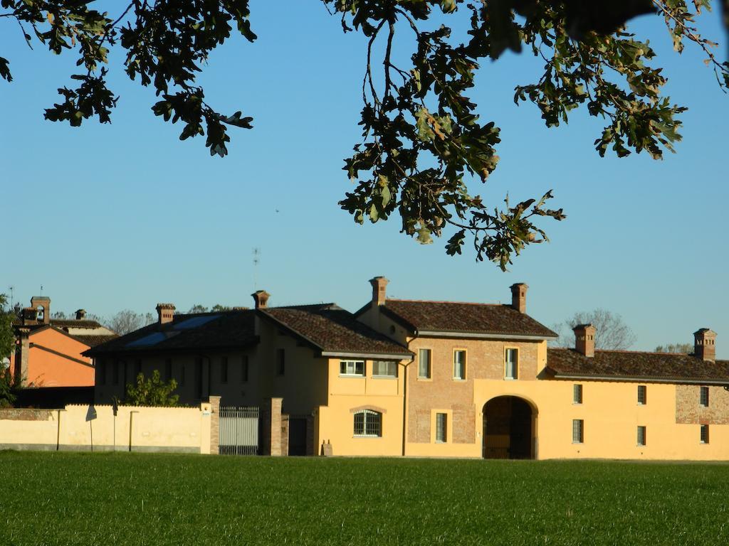 Agriturismo Cascina Pezzolo Lodi Exterior photo